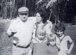 Avilés de Taramancos e a súa familia
